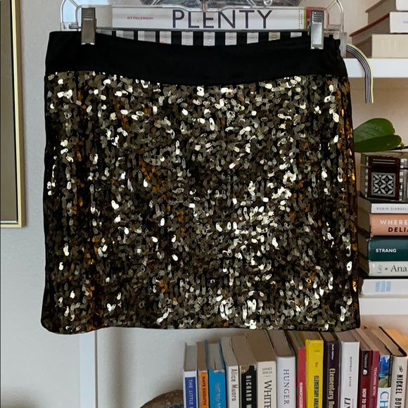 Gold sequin mini skirt - Picture 3 of 5